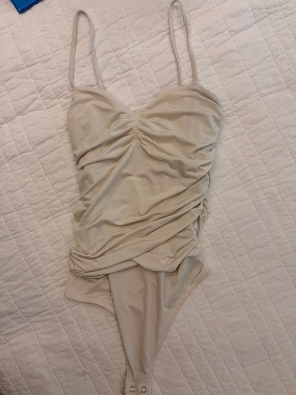 Express Body Contour Ruched Bodysuit in Off-White
